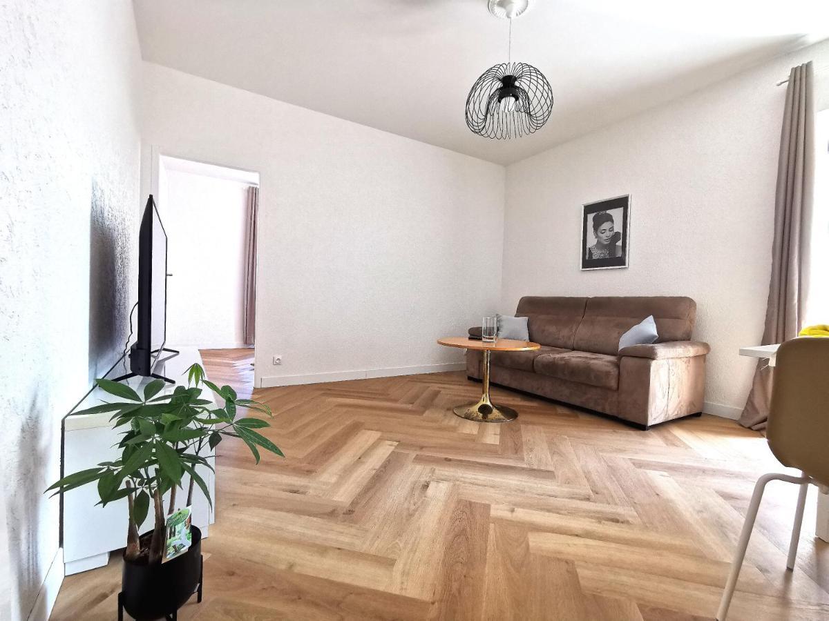 Le Petit Angle Appartement 2 Pieces, Plein Centre Ville, Pres De La Gare Jusqu'A 4 Personnes Бельгард-сюр-Валзерин Экстерьер фото